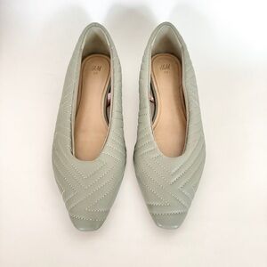 H&M Women's Light Gray Quilted Vegan Leather Ballet Flats Slippers Grey Silver